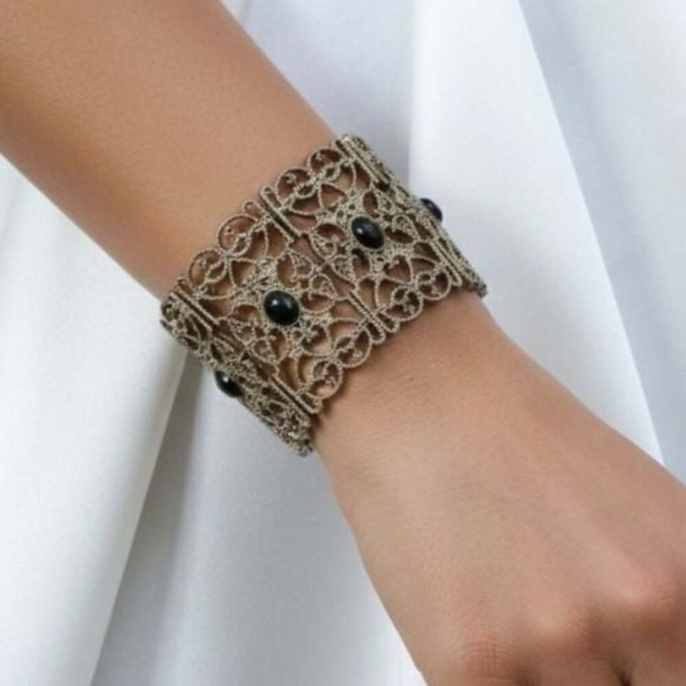 Brass and Black bead stretch bracelet
